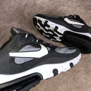 NIKE AIR MAX 270 REACT🖤